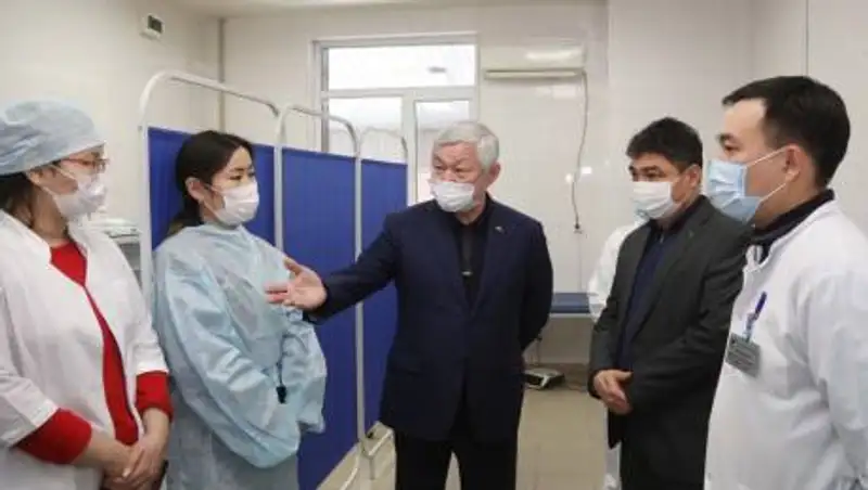 Отечественная вакцина поможет остановить распространение коронавируса – Сапарбаев