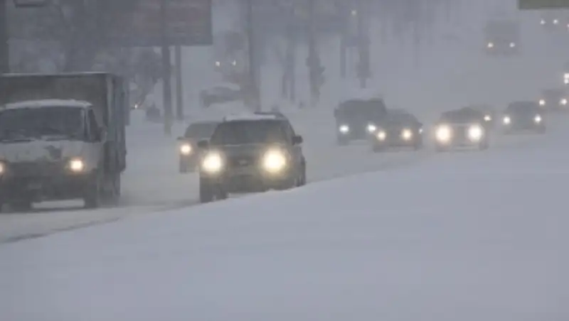 В нескольких регионах Казахстана ограничено движение автотранспорта на трассах