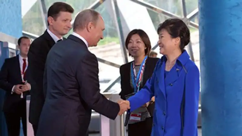 Путин подарил президенту Южной Кореи текст последнего пожелания ее отца
