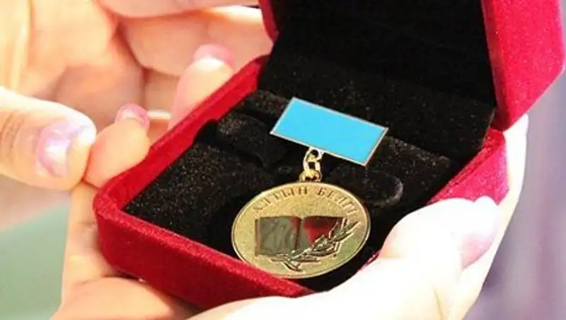 Уже 35 выпускников школ города Кызылорды подтвердили свое право на «Алтын белгі»