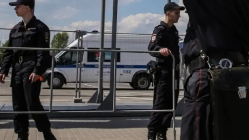 Бой на Хованском кладбище в Москве сняли камеры видеонаблюдения