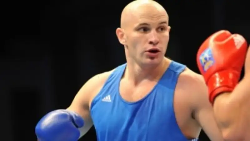 Иван Дычко нокаутировал американца в первом же раунде