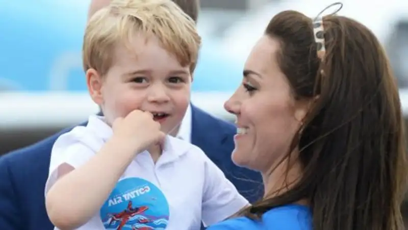 Маленького принца Джорджа лично отведут в школу родители: Уильям и Кейт