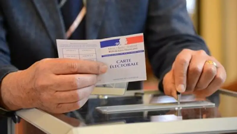 Явка на президентских выборах во Франции превысила 69%