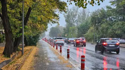 дождливая погода в Алматы, фото - Новости Zakon.kz от 13.10.2023 17:53