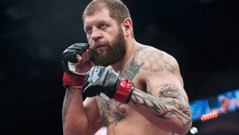 Нурмагомедова обвинили в трусости - Емельяненко вступился