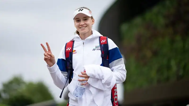Елена Рыбакина официально покинула тройку сильнейших в мировом рейтинге 