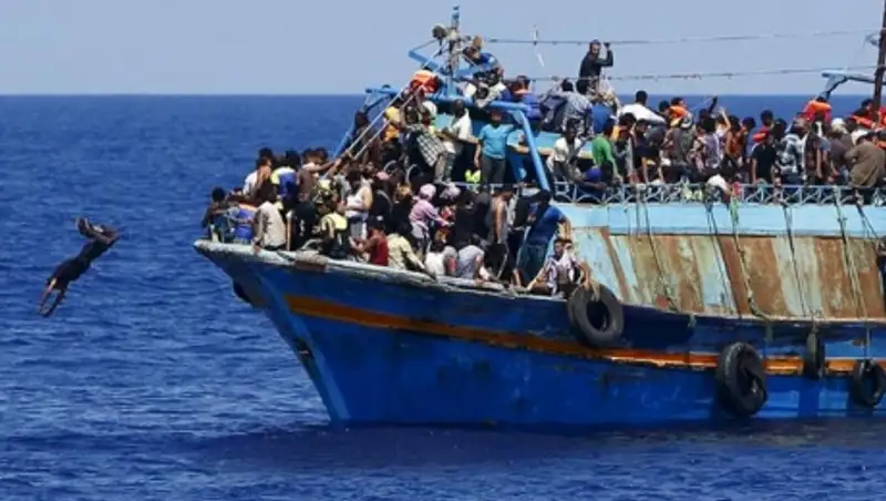 Береговая охрана Италии спасла более тысячи беженцев у берегов Ливии