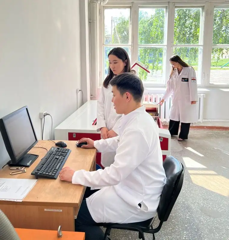 Вертикализатор-трансформер для детей с диагнозом ДЦП создали студенты Восточно-Казахстанском университета , фото - Новости Zakon.kz от 16.10.2023 14:02
