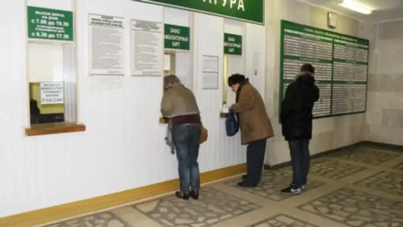 В поликлиниках Алматы инфобоксы придут на смену бумажным стендам