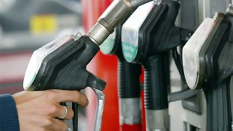 На АЗС КМГ реализация бензина АИ-92, АИ-95 и дизтоплива осуществляется без ограничений