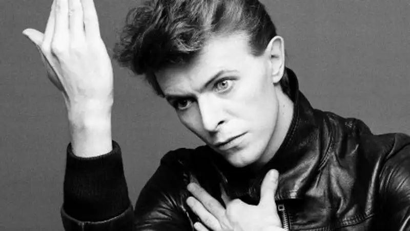 Фанаты рока со всего мира вспоминают Дэвида Боуи