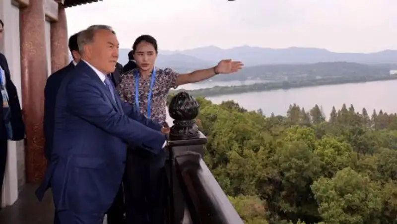 Назарбаев посетил ряд культурных объектов в Ханчжоу