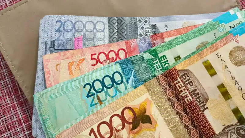 В каком размере выплачивается зарплата сотруднику, проходящему курсы повышения квалификации