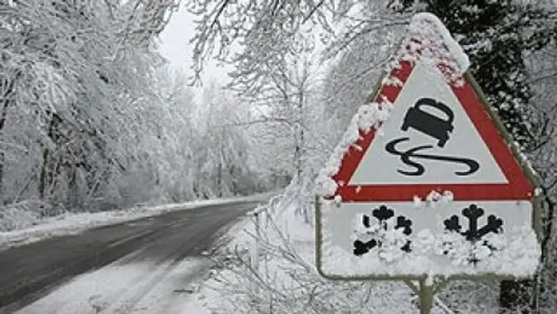 В Кызылординской области из-за гололеда закрыли дорогу