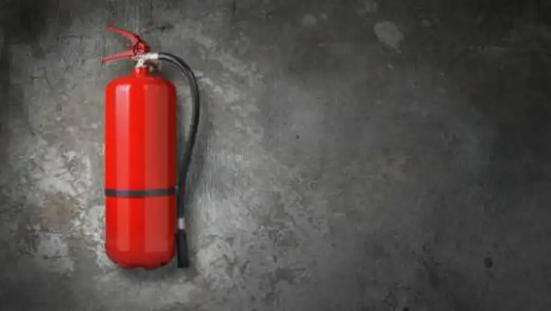 Специалист ДЧС Нур-Султана скрыл нарушения пожарной безопасности за 2 млн тенге