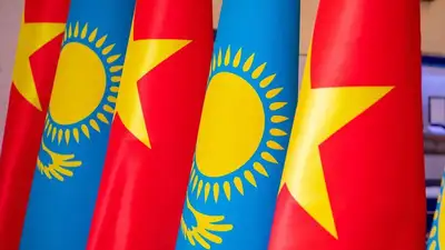 Казахстан и Вьетнам