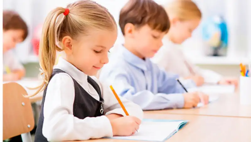 Более тысячи заявок на зачисление в первый класс поступили в МОН онлайн