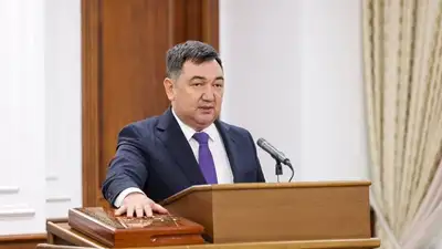 Дархан Кыдырали принес присягу депутата Сената