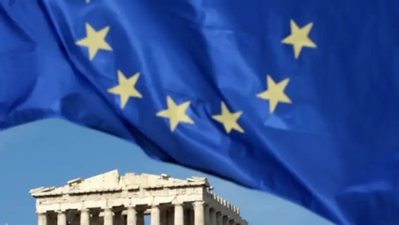 Moody's понизило рейтинг гособлигаций Греции