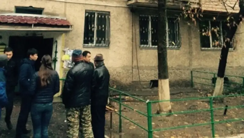 В мкр.Орбита в Алматы рано утром сгорела квартира в жилом доме