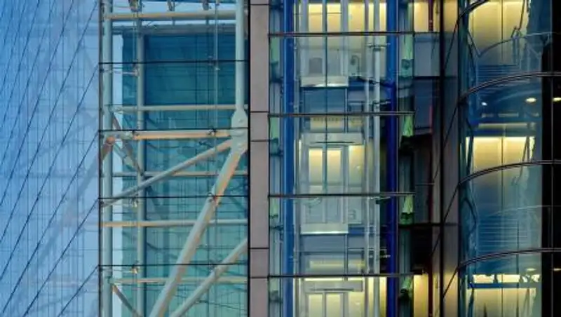 Эксперт назвал единственный способ выжить в падающем лифте