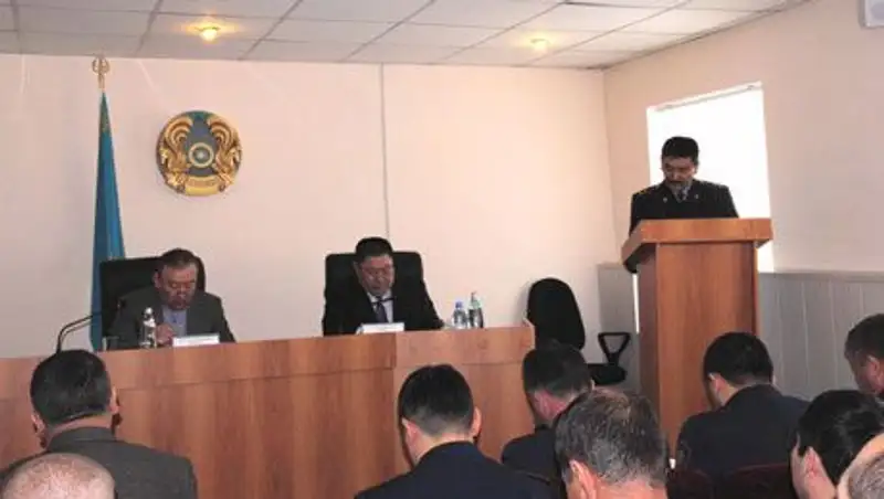 Кокшетауский инспектор уволен за дискредитацию внутренних органов