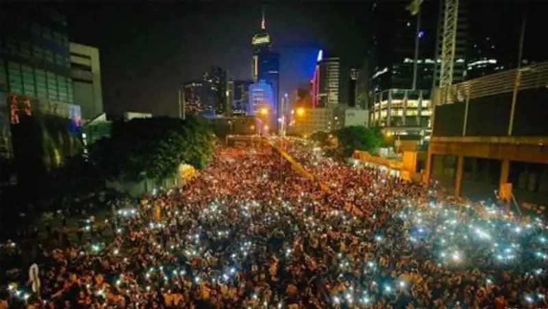 Протестующие в Гонконге согласились на переговоры с властями
