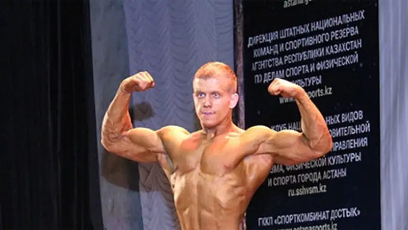 Лев Пересыпкин стал чемпионом Казахстана по бодибилдингу среди юниоров 