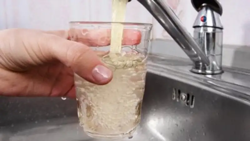 Фильтр для воды, позеленевший за две недели, шокировал жителей Атырау