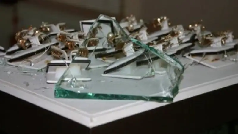 В Караганде воры за 2,5 минуты ограбили ювелирный магазин