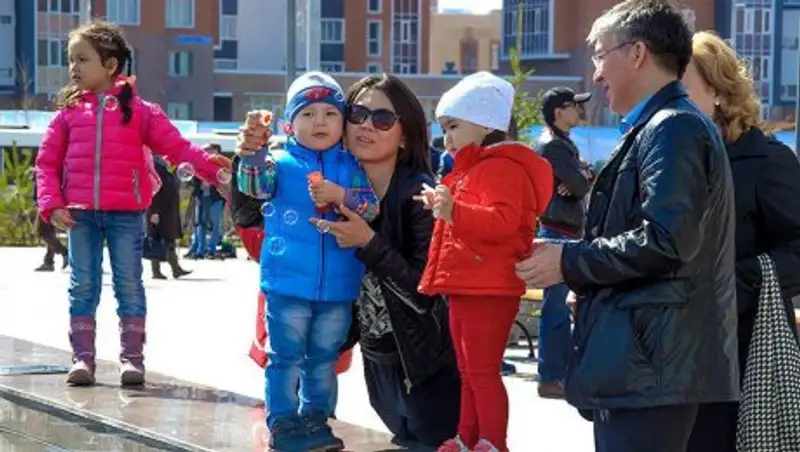 В Казахстане и Кыргызстане больше женщин, а в Узбекистане и Таджикистане - мужчин