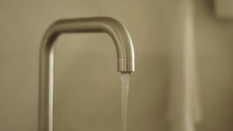 В двух районах Алматы частично отключили воду из-за аварии