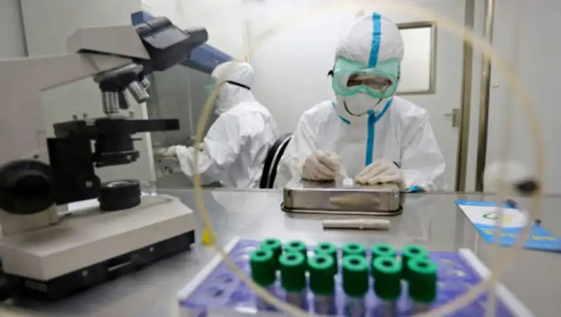 Россия эвакуировала казахстанца из Ухани