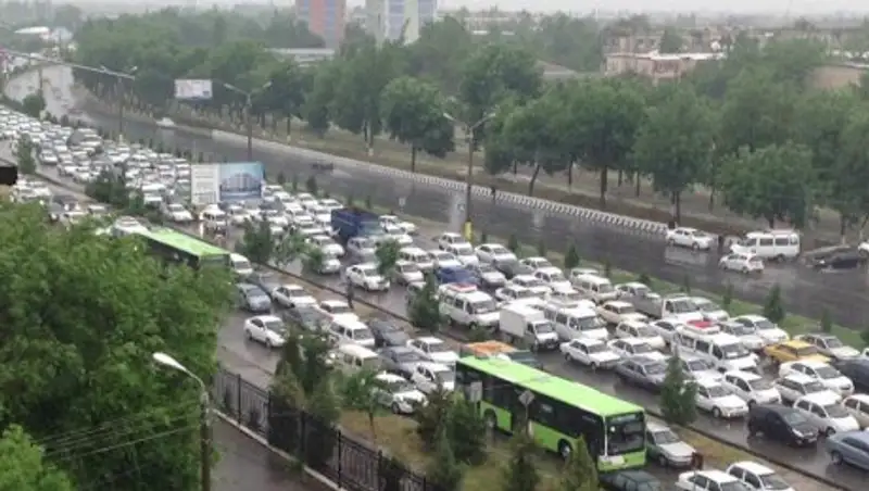 Запуск системы видеофиксации вызвал пробки по всему Ташкенту