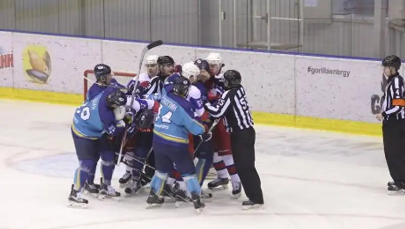 "Торпедо" утратило отрыв от "СКА-Невы" в регулярке ВХЛ 