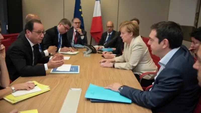 Франция призвала Грецию вернуться за стол переговоров с Еврогруппой