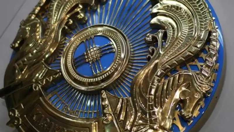 В Казахстане остро не хватает гербов