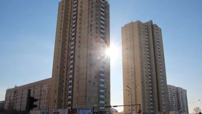 Жильцы одной из первых в Астане 25-этажек остались без лифтов