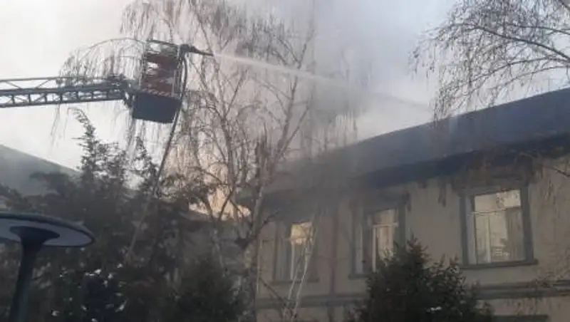 Совминка загорелась в Алматы