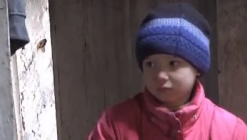 В Караганде в лютые морозы на улице осталась мать-одиночка с тремя детьми