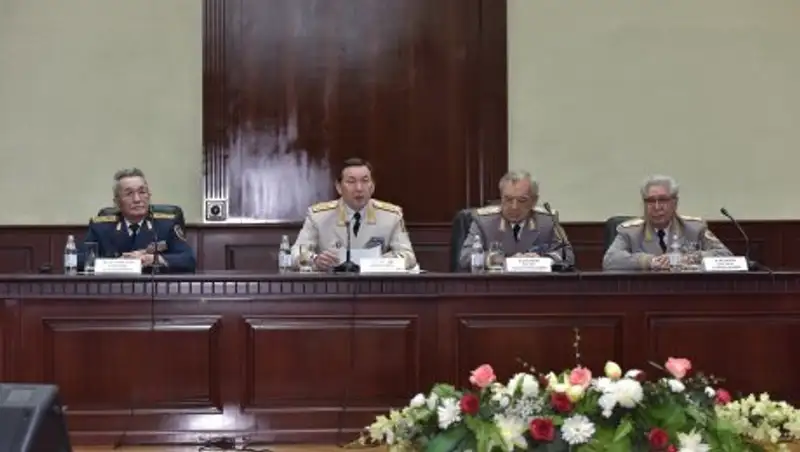 В МВД отметили 75-летний юбилей Почетного ветерана генерал-лейтенанта Булата Баекенова