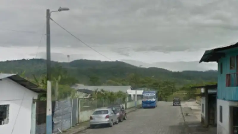 В Эквадоре в результате падения военного самолета погибли 22 человека