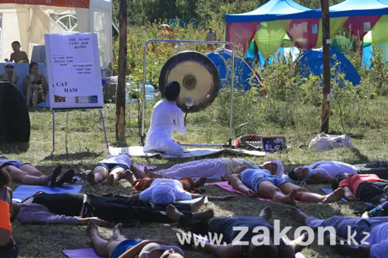 В Алматы прошел третий эко-этнофестиваль FourЭ (фото), фото - Новости Zakon.kz от 20.08.2012 20:53