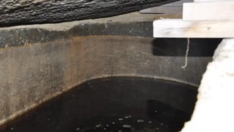 В Сети просят разрешения выпить жидкость из черного саркофага