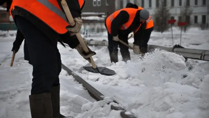 Полицейские Астаны штрафуют магазины за некачественную уборку снега
