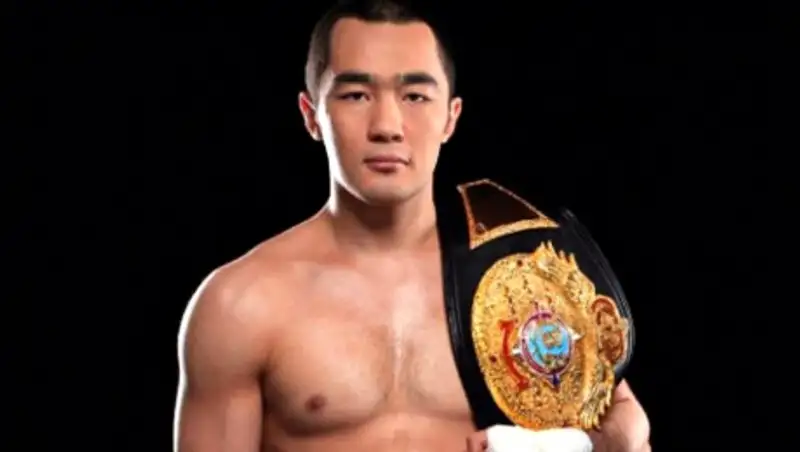 Бейбут Шуменов лишился титула чемпиона мира