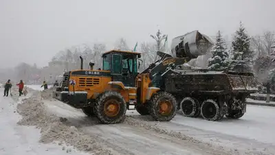 уборка снег, фото - Новости Zakon.kz от 13.12.2021 11:09