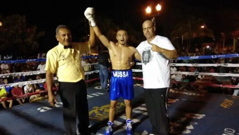 Казахcтанский боксер завоевал титулы чемпиона IBF и WBA NABA