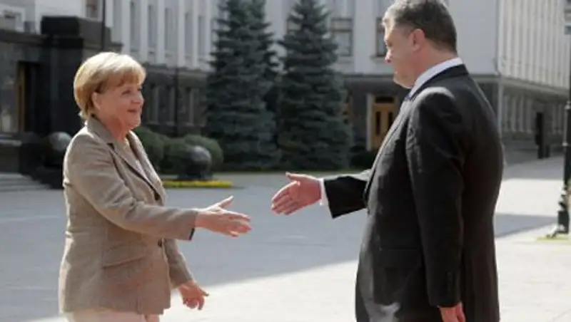 Меркель заявила о возможности новых санкций против России